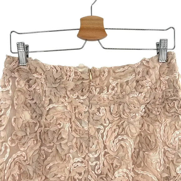 Mikael Aghal Rosette Embroidered Pencil Skirt Cream Beige Blush Size 6 - Picture 6 of 9